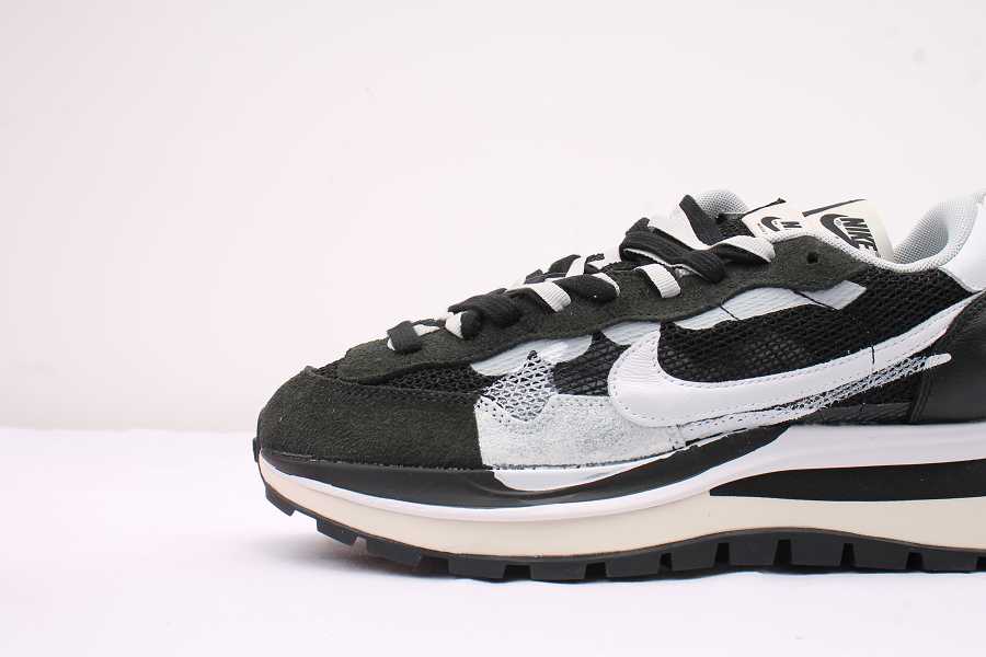 Nike Vaporwaffle sacai Black White  CV1363-001