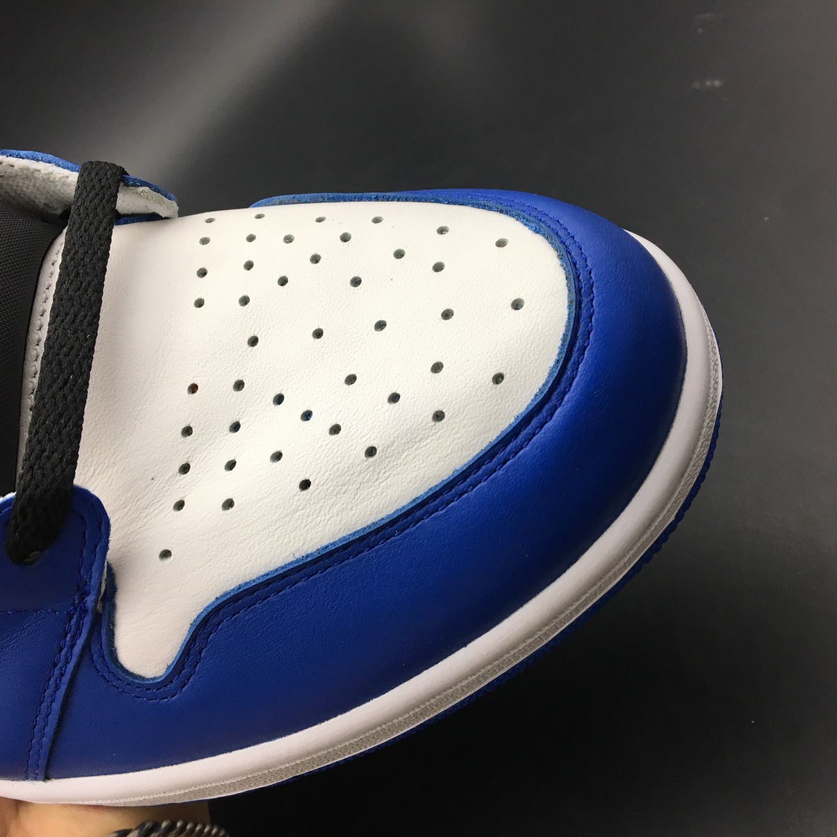 Jordan 1 Retro High OG Game Royal 555088-403