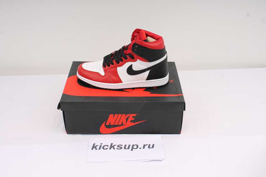 Jordan 1 Retro High Satin Snake Chicago CD0461-601