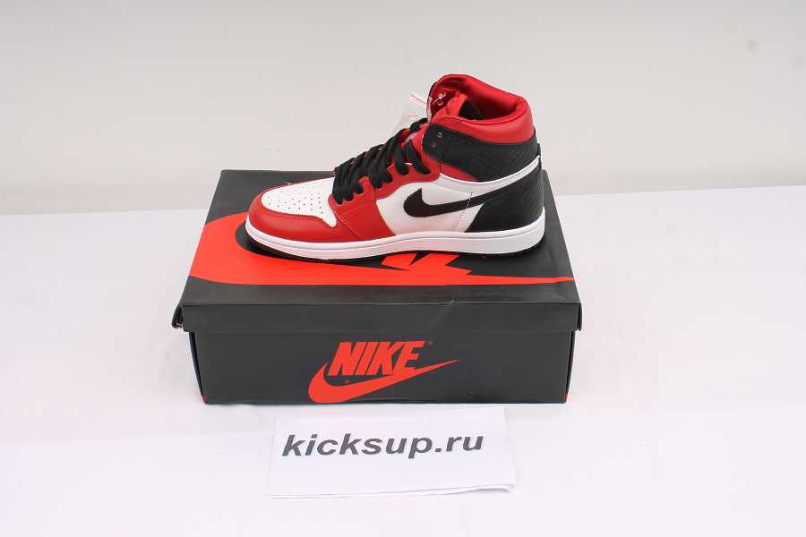 Jordan 1 Retro High Satin Snake Chicago CD0461-601