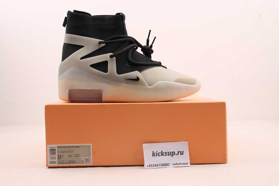 Z0Y0W7 Air Fear of God 1 String The Question