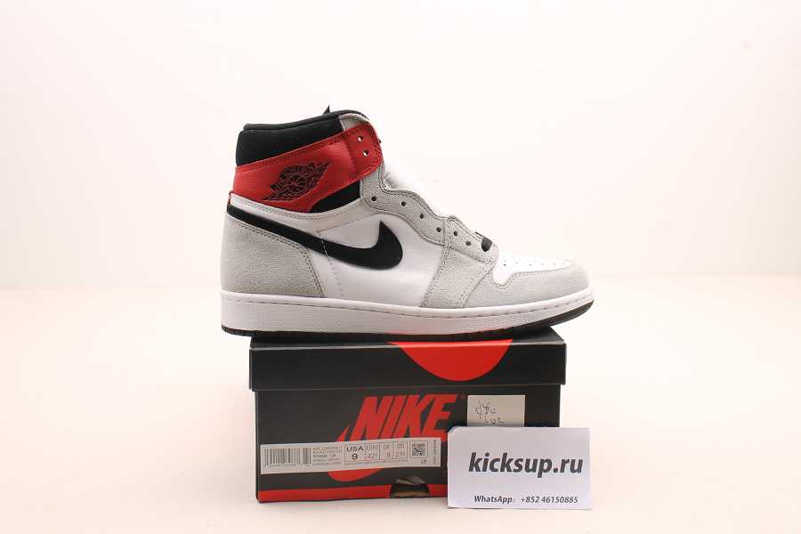 Air Jordan 1 Light Smoke Grey 555088-126