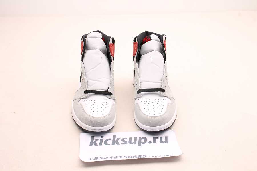 Air Jordan 1 Light Smoke Grey 555088-126