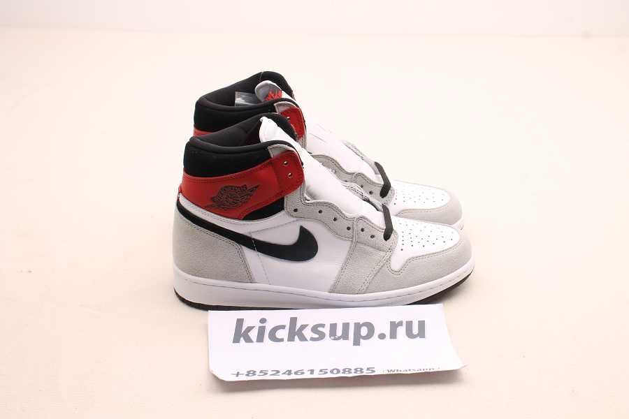 Air Jordan 1 Light Smoke Grey 555088-126