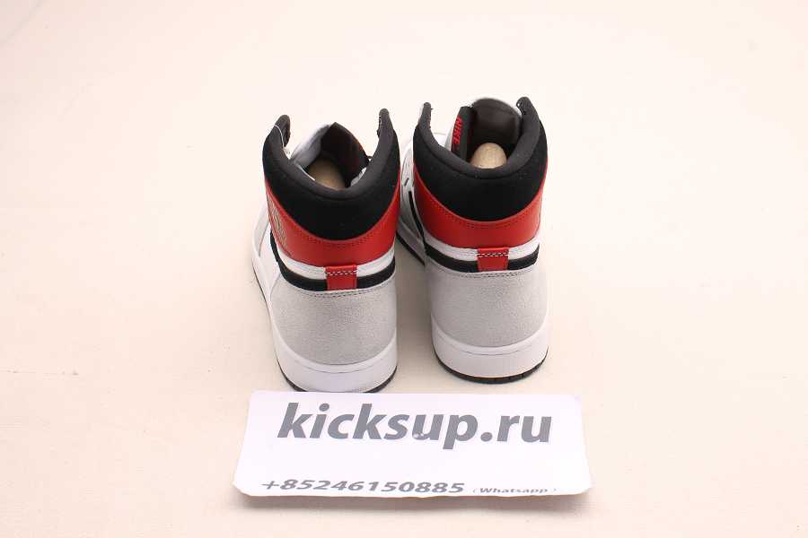 Air Jordan 1 Light Smoke Grey 555088-126