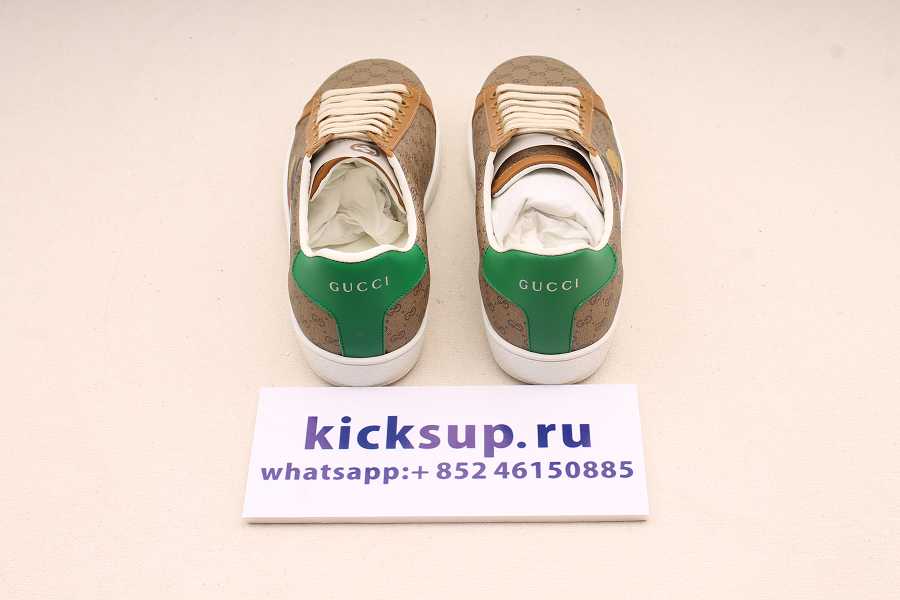 Gvcci Sneakers