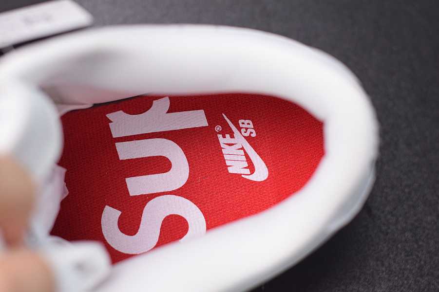 nike sb dunk low S*p*e jewel swoosh red ck3480600