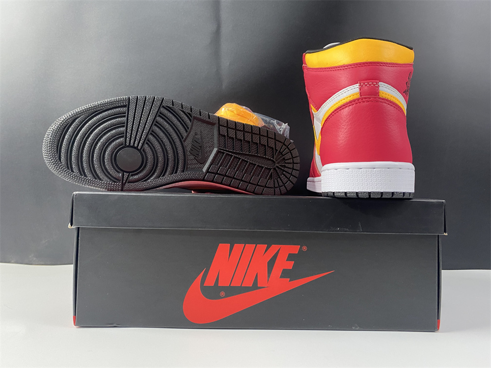 Jordan 1 Retro High OG Light Fusion Red 555088-603