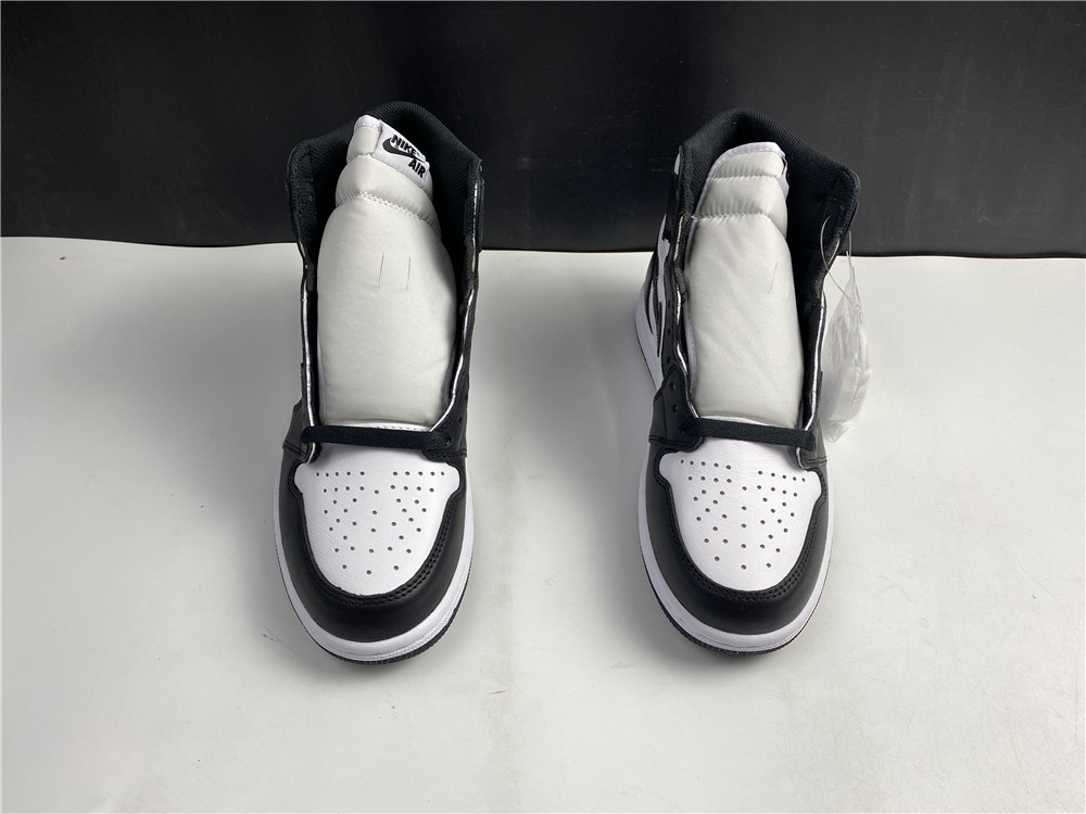 Nike Air  Jordan 1 Retro Black White 555088-010