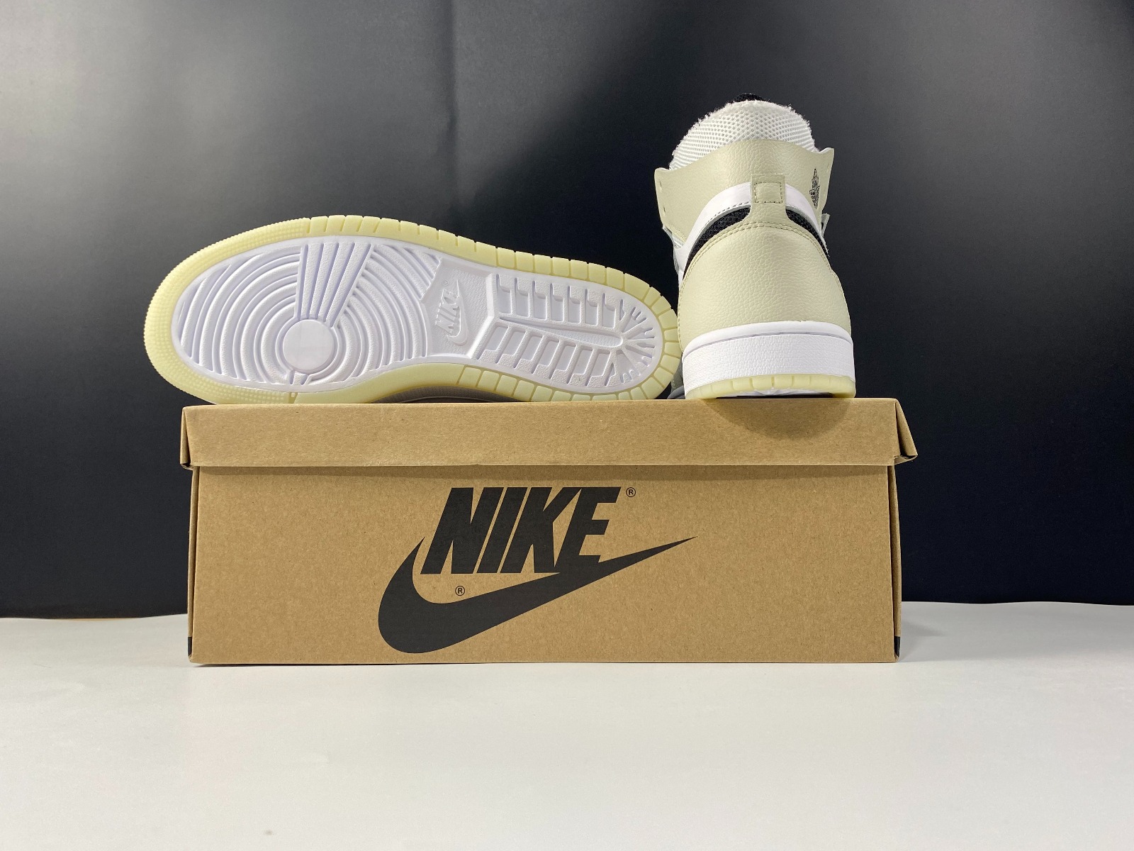 Air Jordan 1 High Zoom Comfort  Light Bone CT0979 002