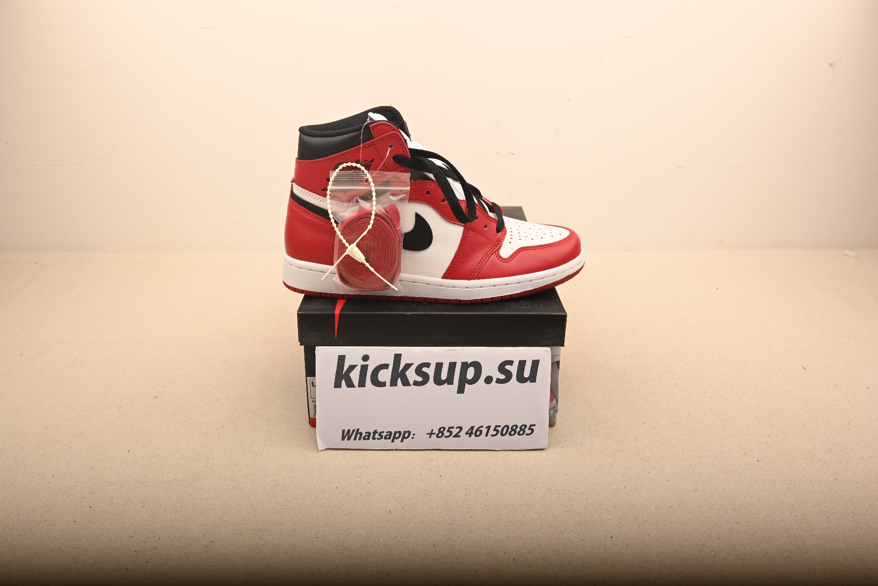Air Jordan 1 Retro Chicago 555088-101