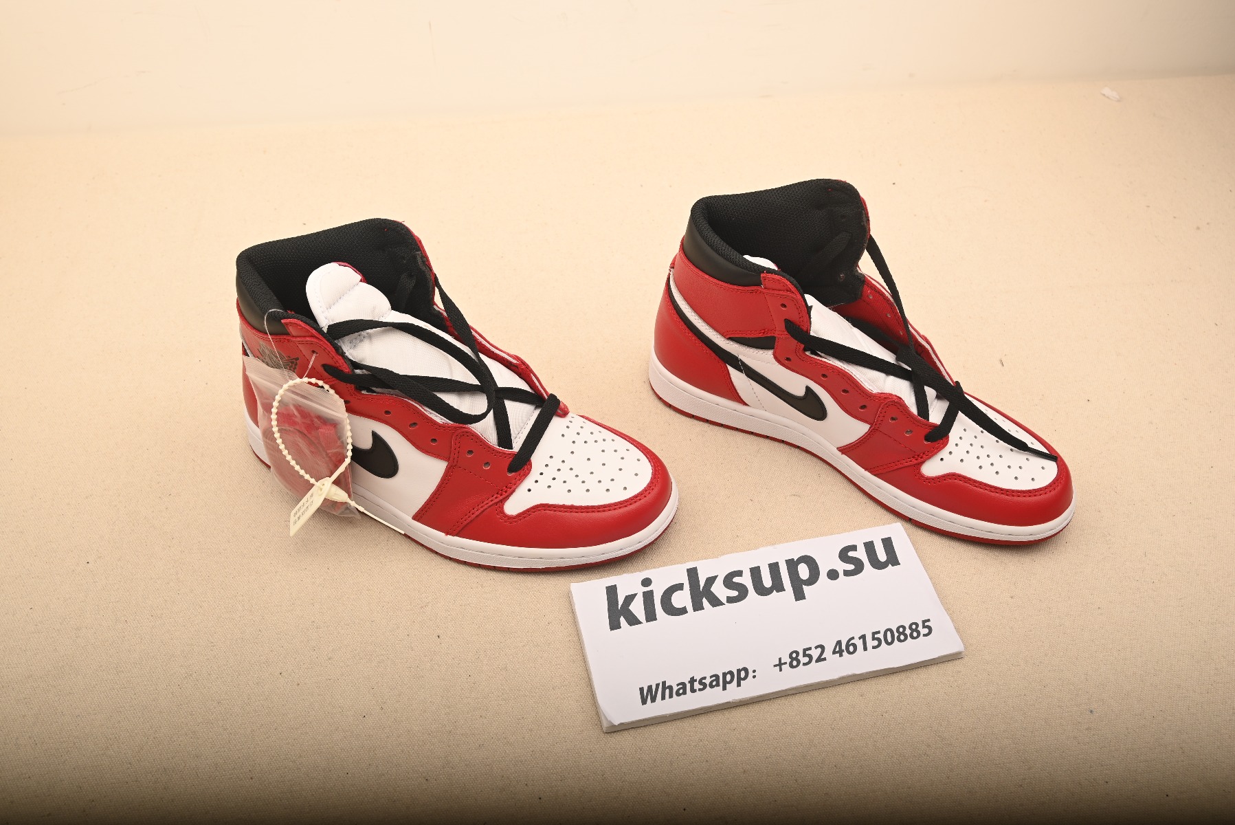 Air Jordan 1 Retro Chicago 555088-101