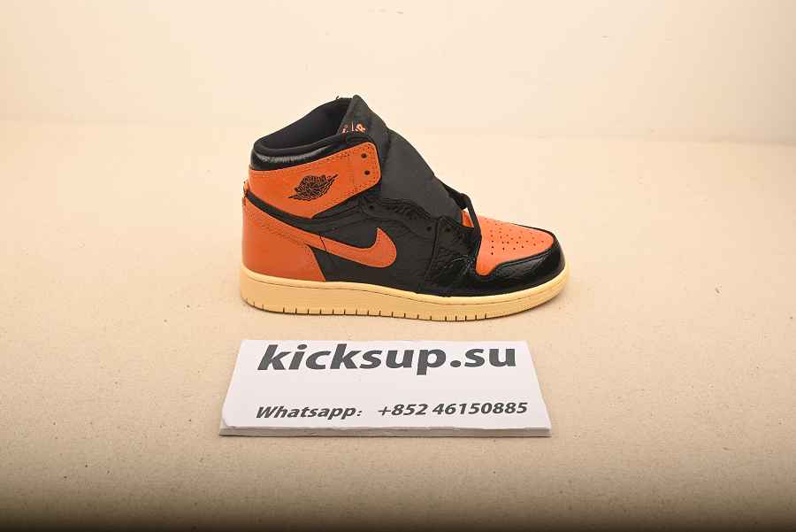 Air Jordan 1 Retro High Shattered Backboard 3.0  555088-028