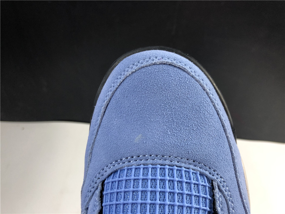 Jordan 4 Retro University Blue CT8527-400