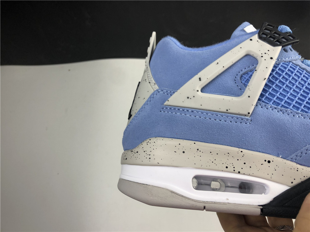 Jordan 4 Retro University Blue CT8527-400