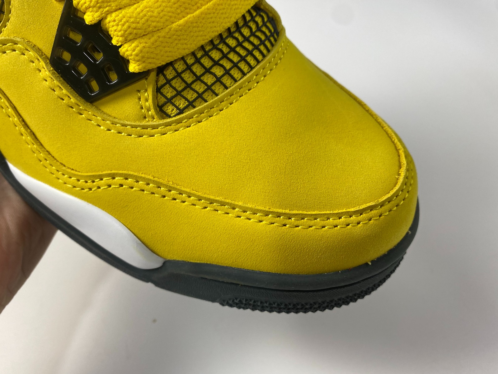 Jordan 4 Retro Lightning CT8527-700