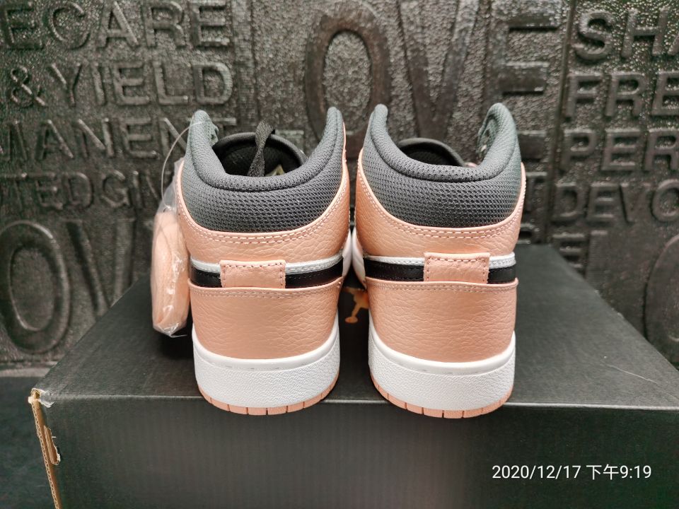 Jordan 1 Mid Pink Quartz (GS) 555112-603